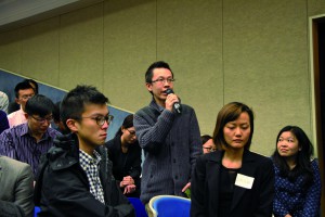 Alfred Wong Yam-hong challenges the views of Louis Shih Tai-cho in a seminar
